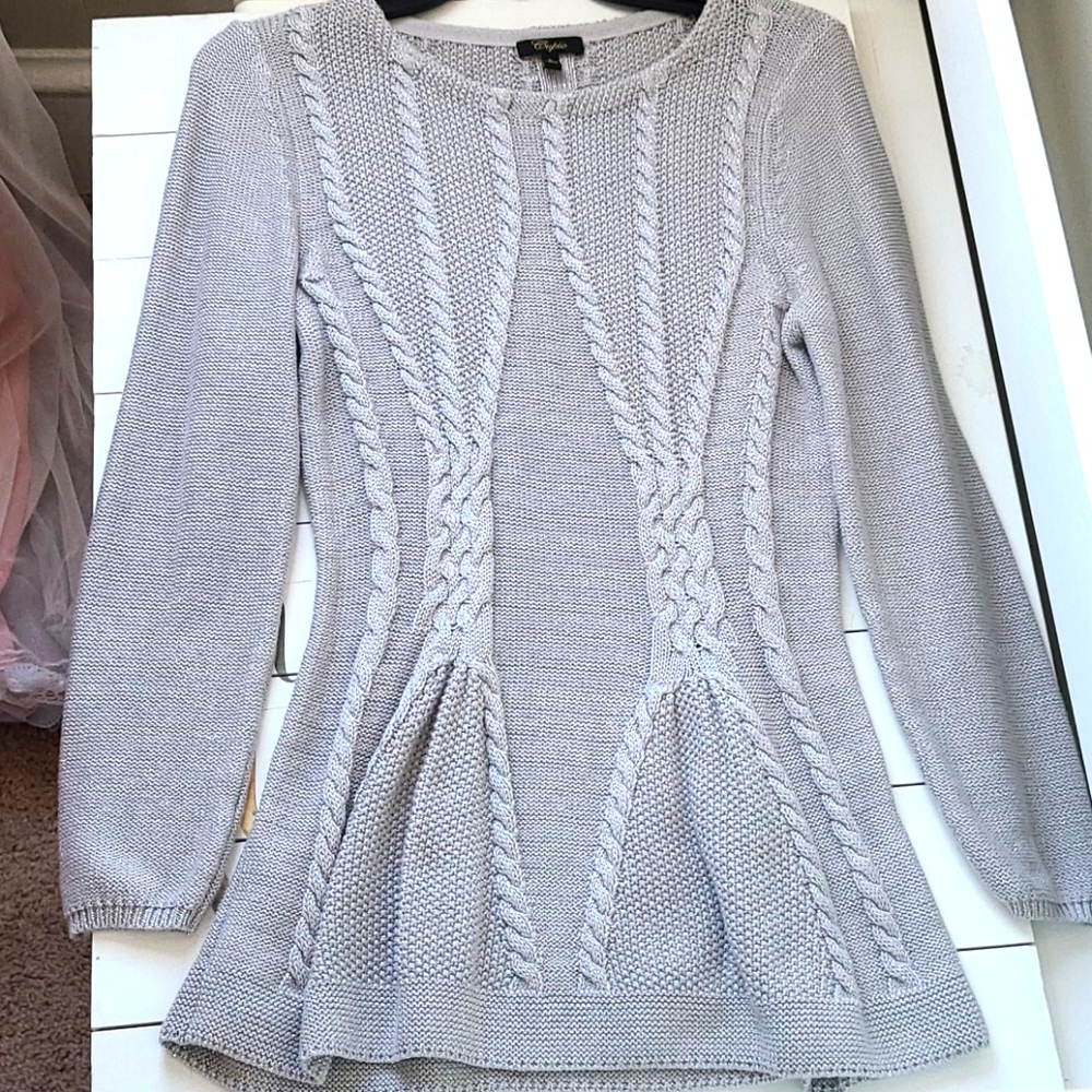 CLOSET CLEAR OUT! Large Cupio 💕 Ribbed Sweater with Sewn Silver
